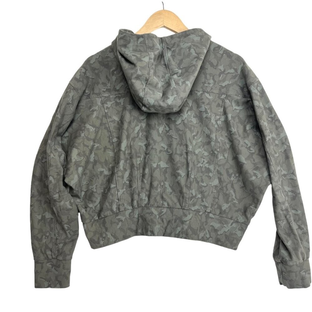 Athleta‎ Farallon green camo batwing hoodie athleisure size M - Picture 5 of 10
